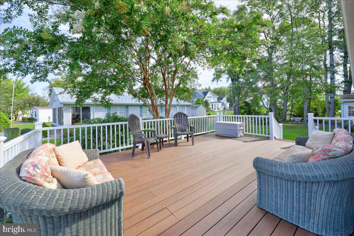 30929 Maplewood Road Ocean View, DE 19970 - Photo 7 of 31 Deck