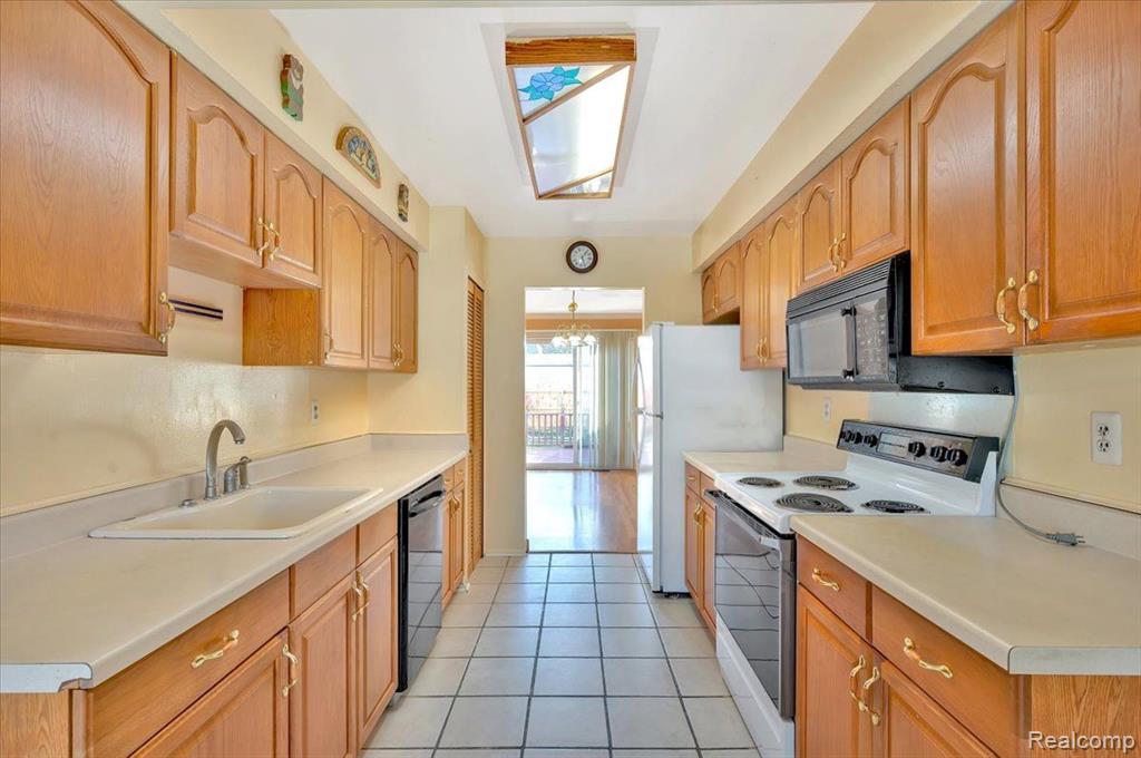 133 Manor Way Rochester Hills, MI 48309 - Photo 8 of 23