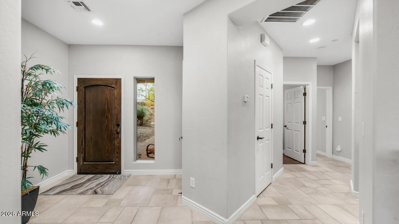 41902 North Crooked Stick Road Anthem, AZ 85086 - Photo 7 of 41 en view interior of the house