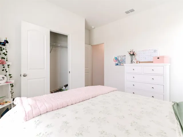 $2,000 | 608 Aqueduct Drive, Seagoville, TX 75159