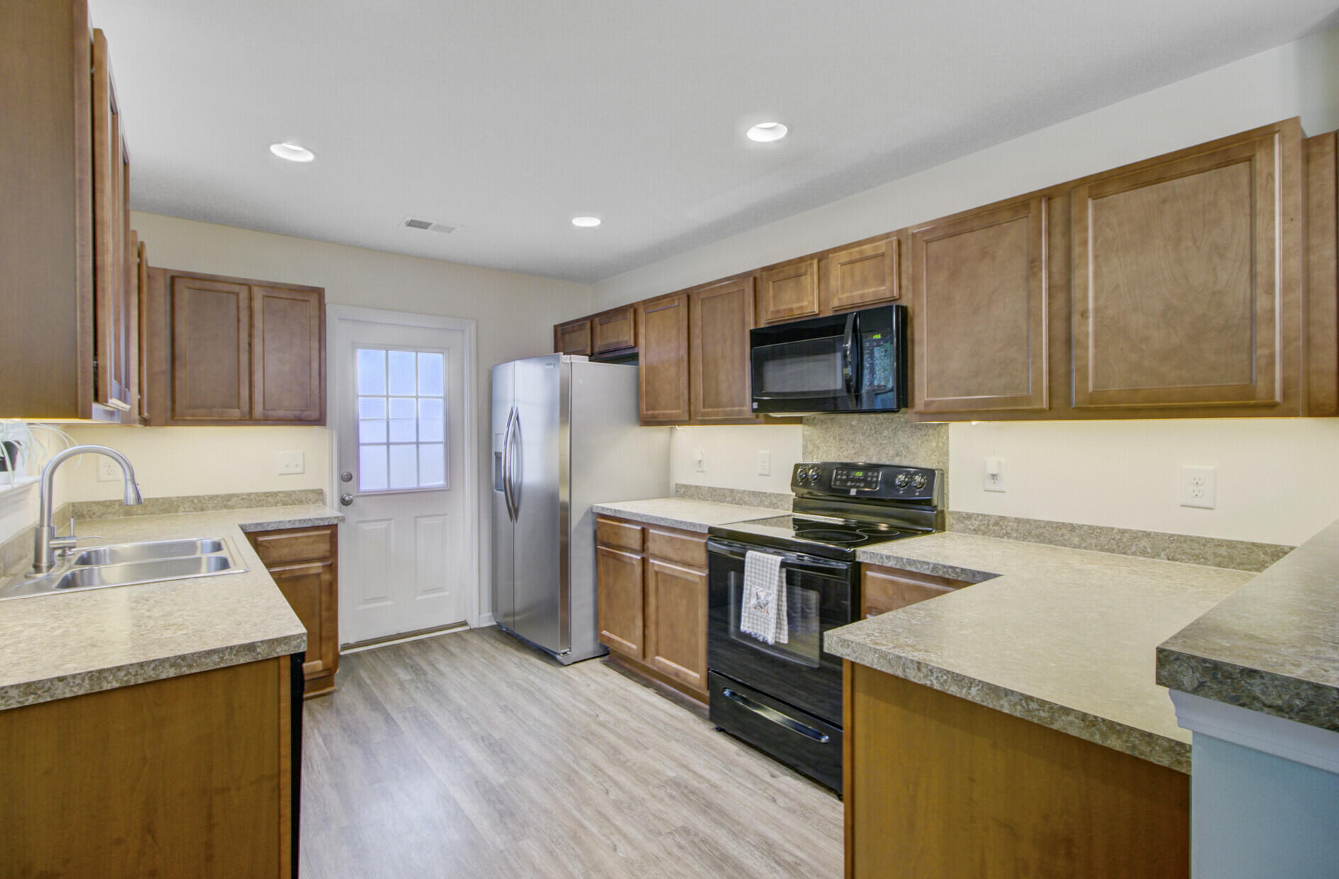 107 Brittondale Road Summerville, SC 29485 - Photo 11 of 28 14_14_mls