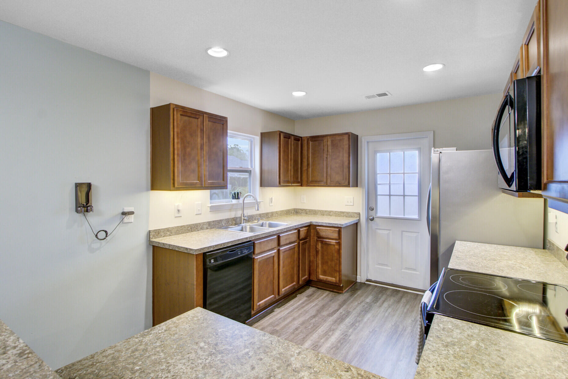 107 Brittondale Road Summerville, SC 29485 - Photo 10 of 28 13_13_mls