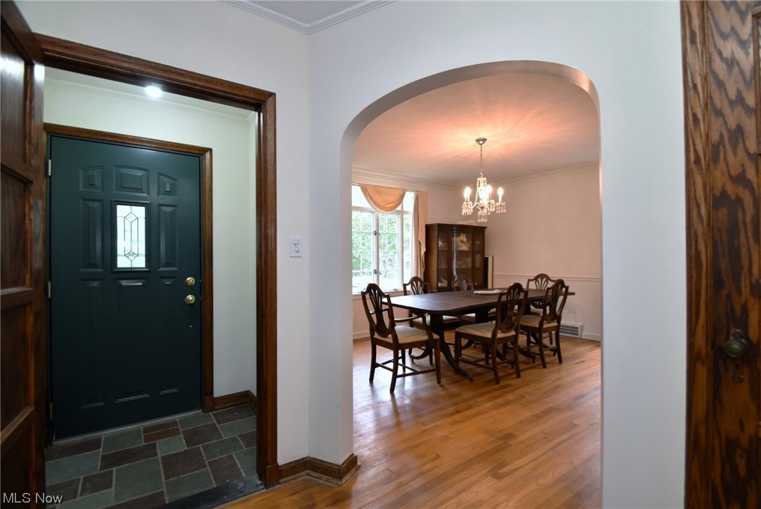 3343 Aberdeen Road Cleveland, OH 44120 - Photo 2 of 35