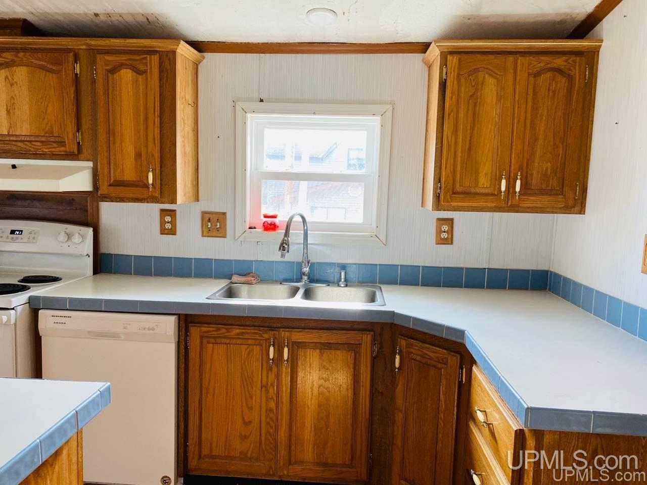 719 East Ridge Street Ishpeming, MI 49849 - Photo 4 of 25 Gallery Image 4