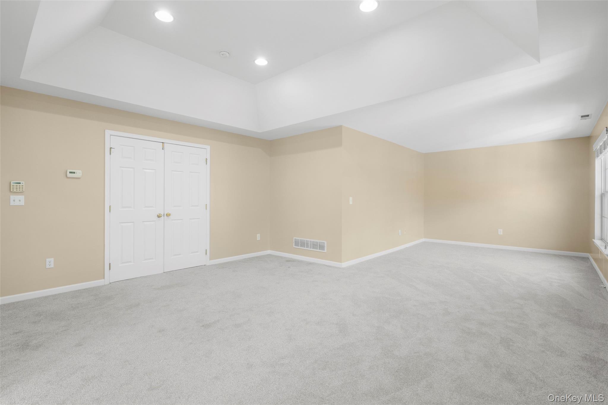 411 Vassar Place Fishkill, NY 12524 - Photo 23 of 39