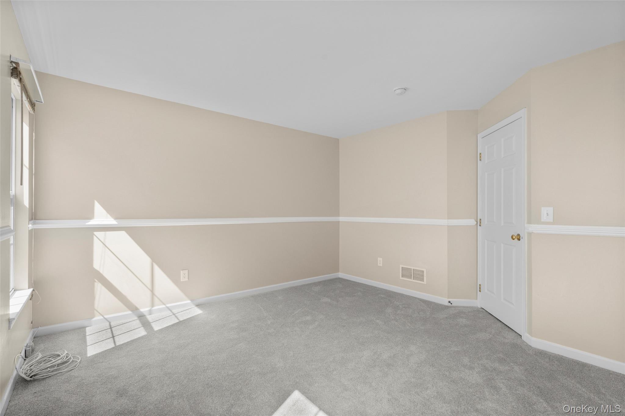 411 Vassar Place Fishkill, NY 12524 - Photo 30 of 39