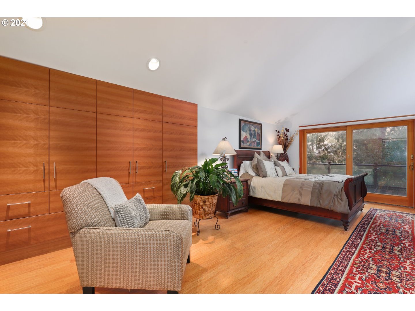 9812 Southwest Lancaster Road Portland, OR 97219 - Photo 14 of 32 Gallery Image 14