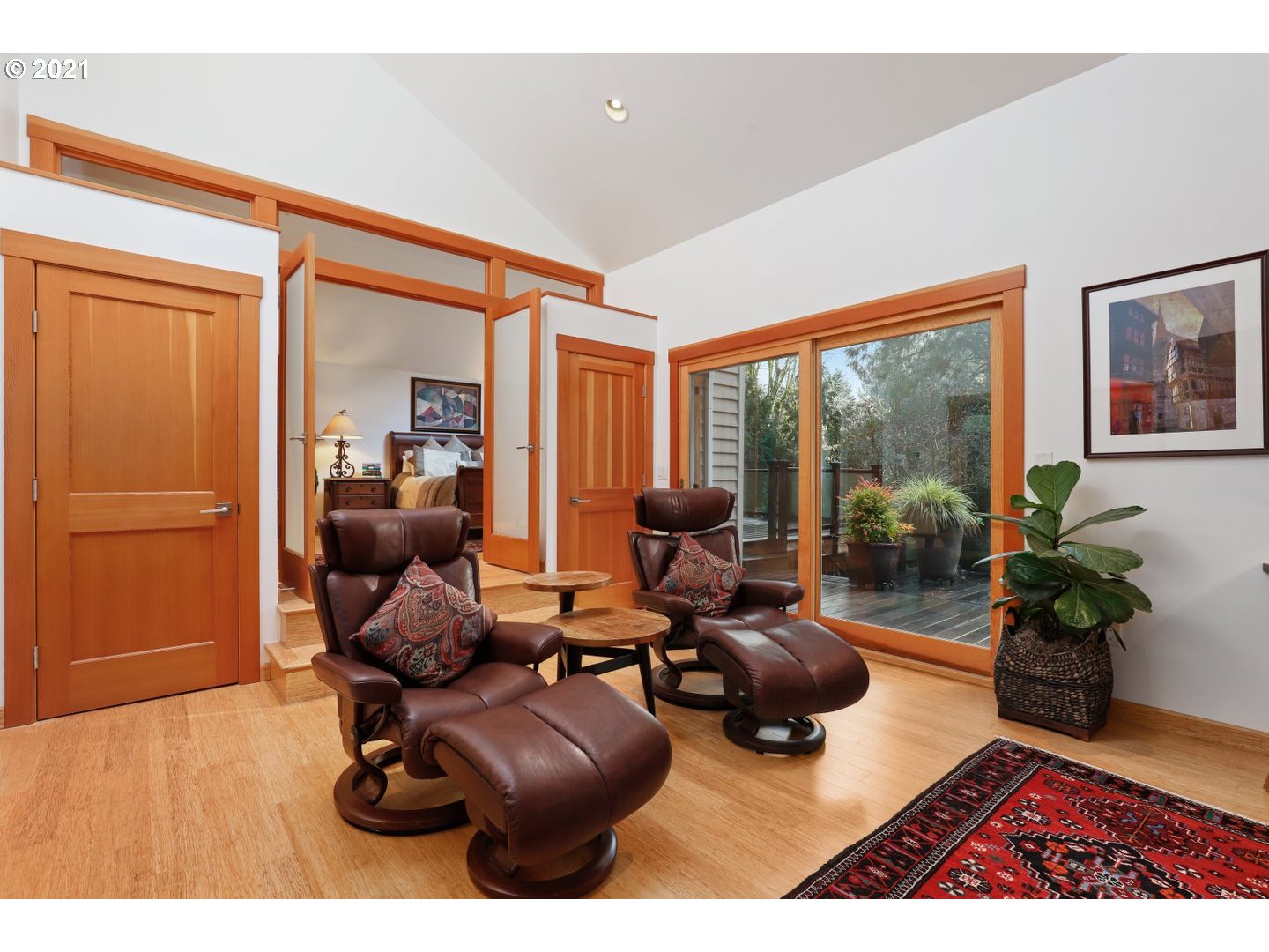 9812 Southwest Lancaster Road Portland, OR 97219 - Photo 10 of 32 Gallery Image 10