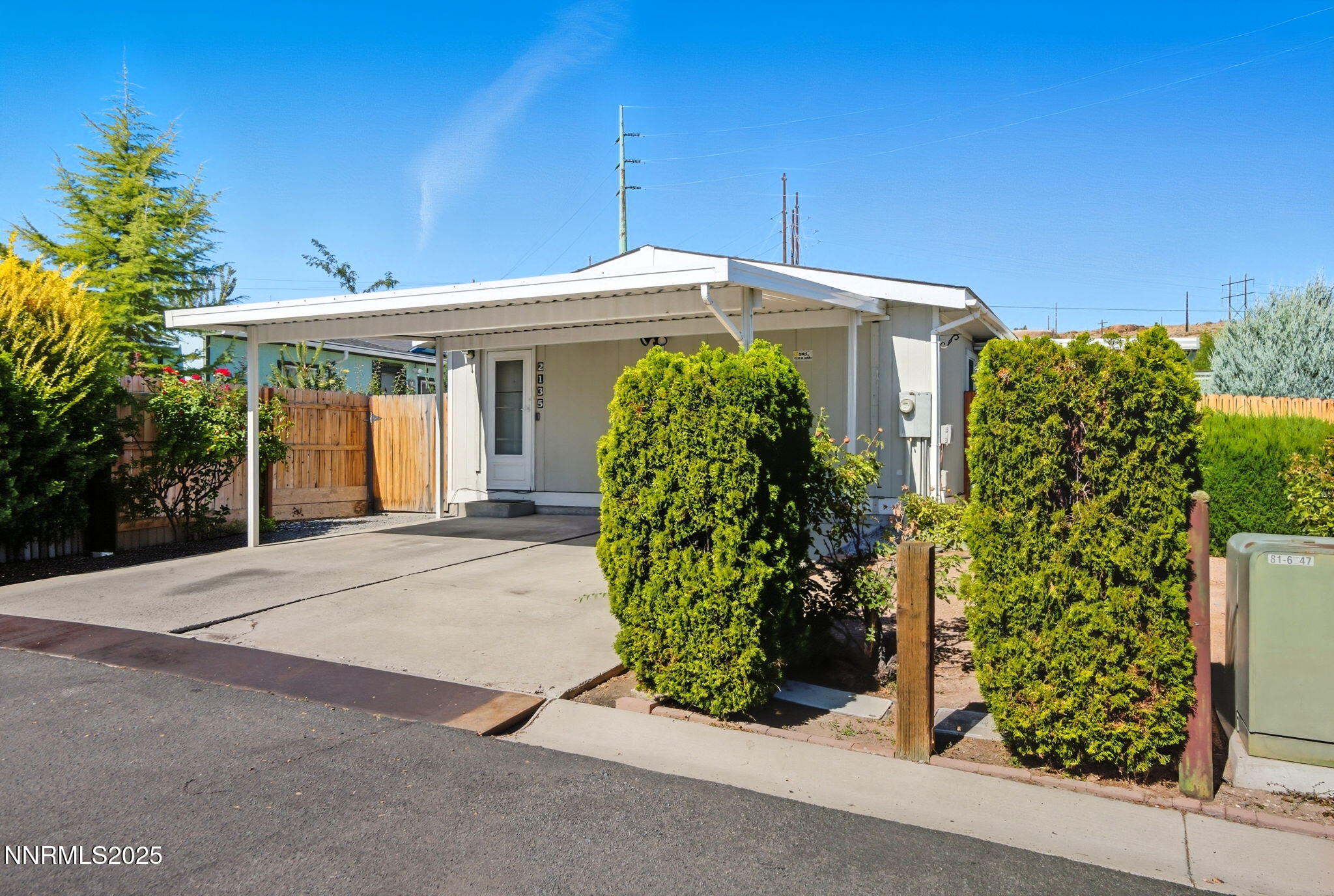 2135 Barberry Way Reno, NV 89512 - Photo 1 of 16 front view of a house