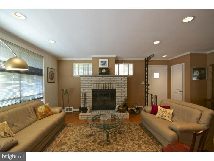 1736 Green Valley Road Havertown, PA 19083 - Photo 3 of 25 Living Room