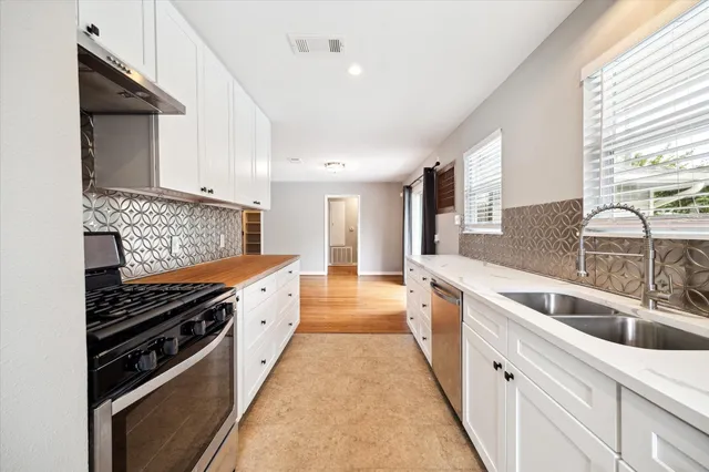 $2,100 | 2009 Sedgie Drive, Houston, TX 77080