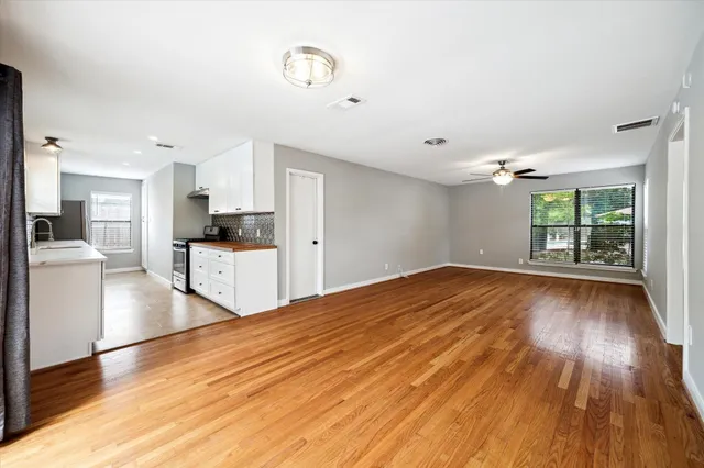 $2,100 | 2009 Sedgie Drive, Houston, TX 77080