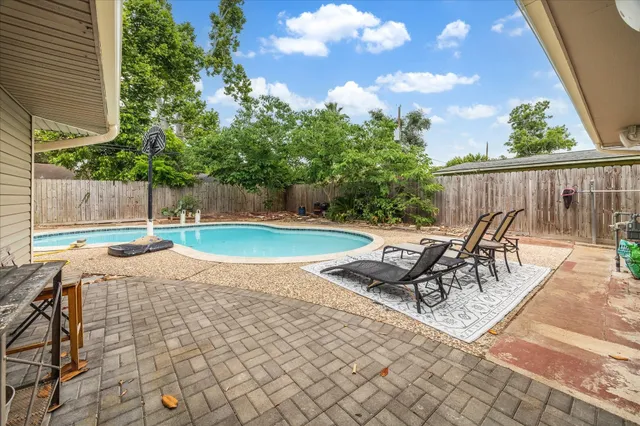 $2,100 | 2009 Sedgie Drive, Houston, TX 77080