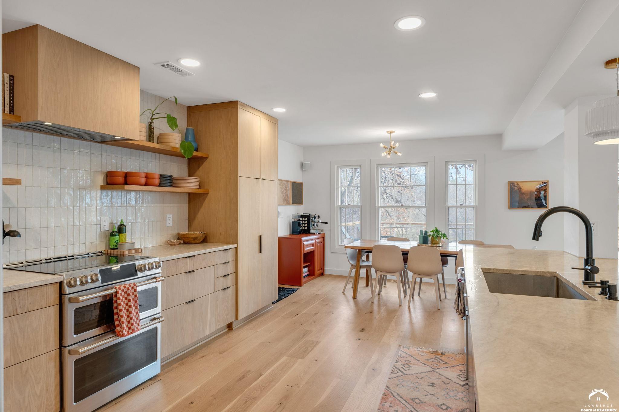 1304 Lawrence Avenue Lawrence, KS 66049 - Photo 22 of 62