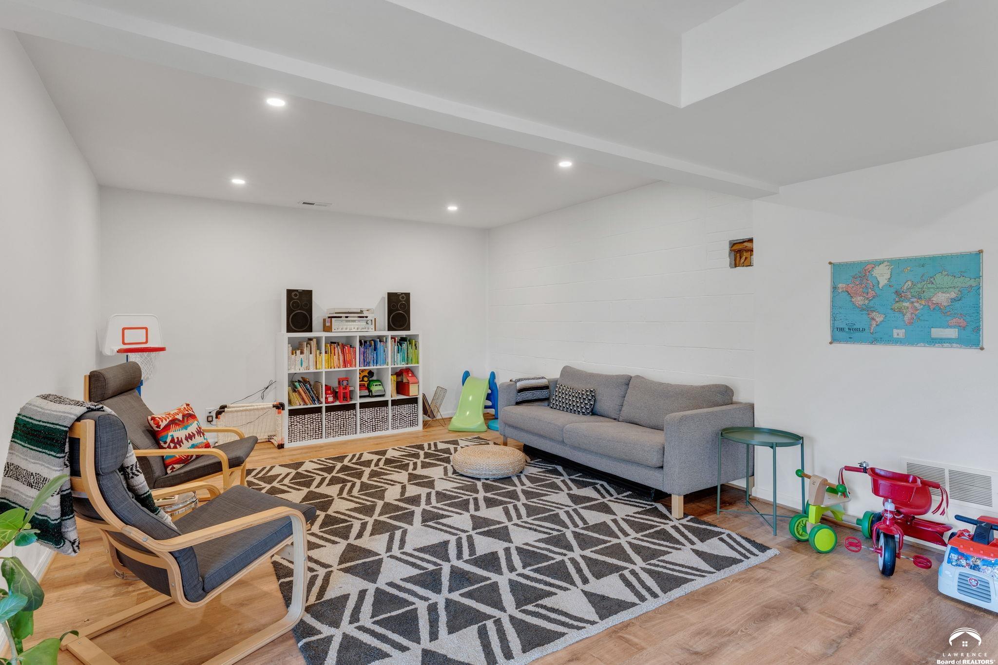 1304 Lawrence Avenue Lawrence, KS 66049 - Photo 42 of 62