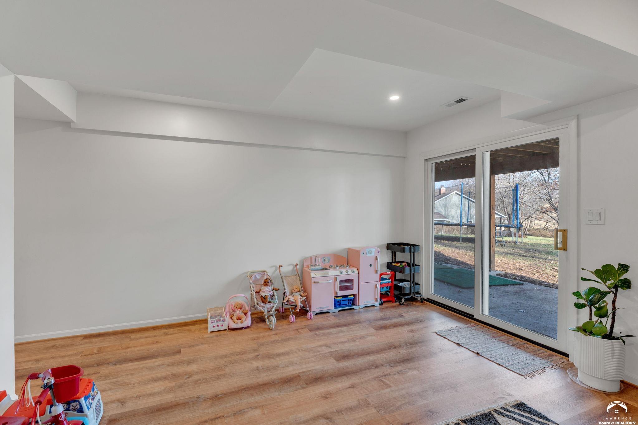 1304 Lawrence Avenue Lawrence, KS 66049 - Photo 43 of 62