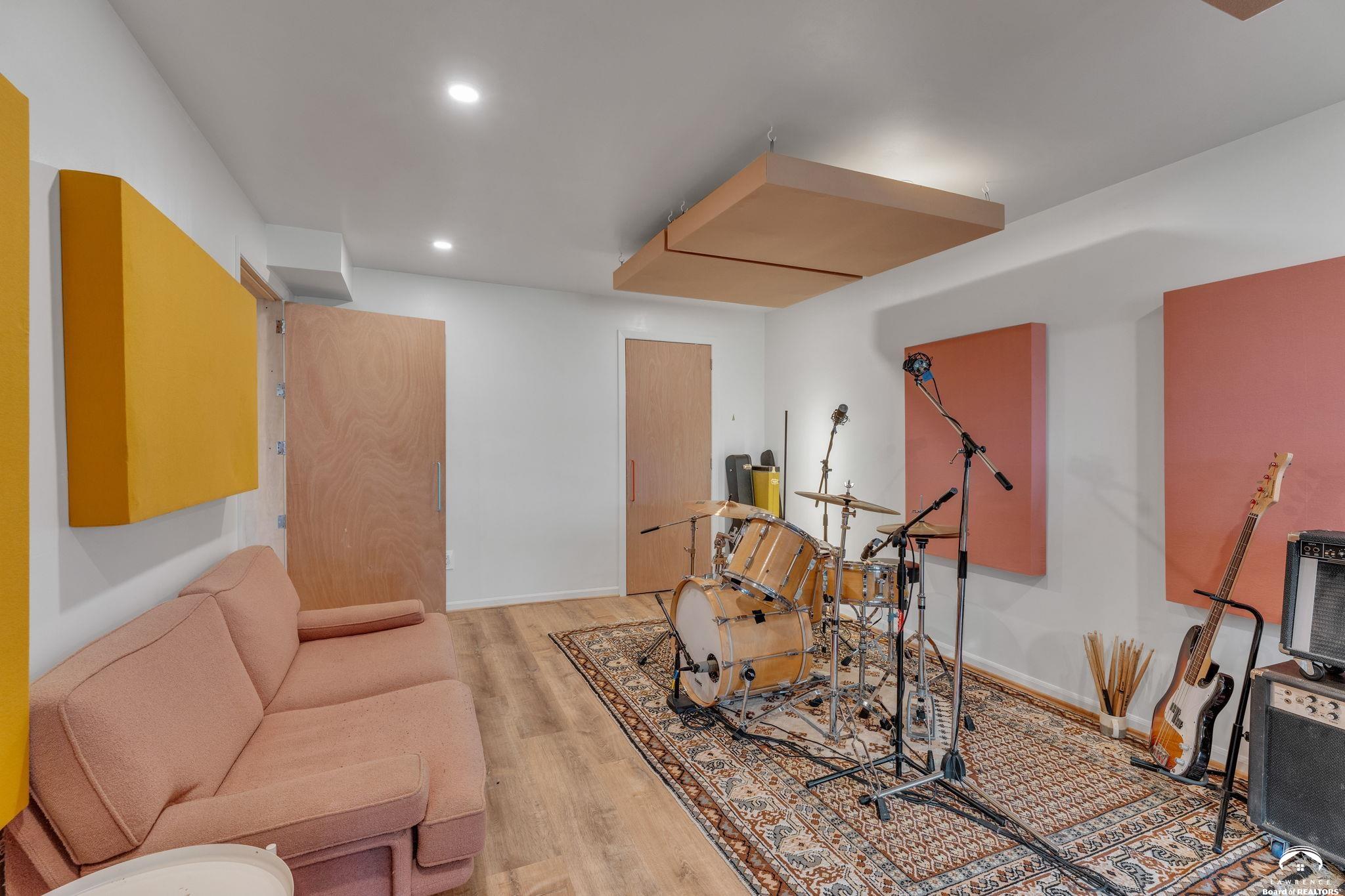 1304 Lawrence Avenue Lawrence, KS 66049 - Photo 45 of 62