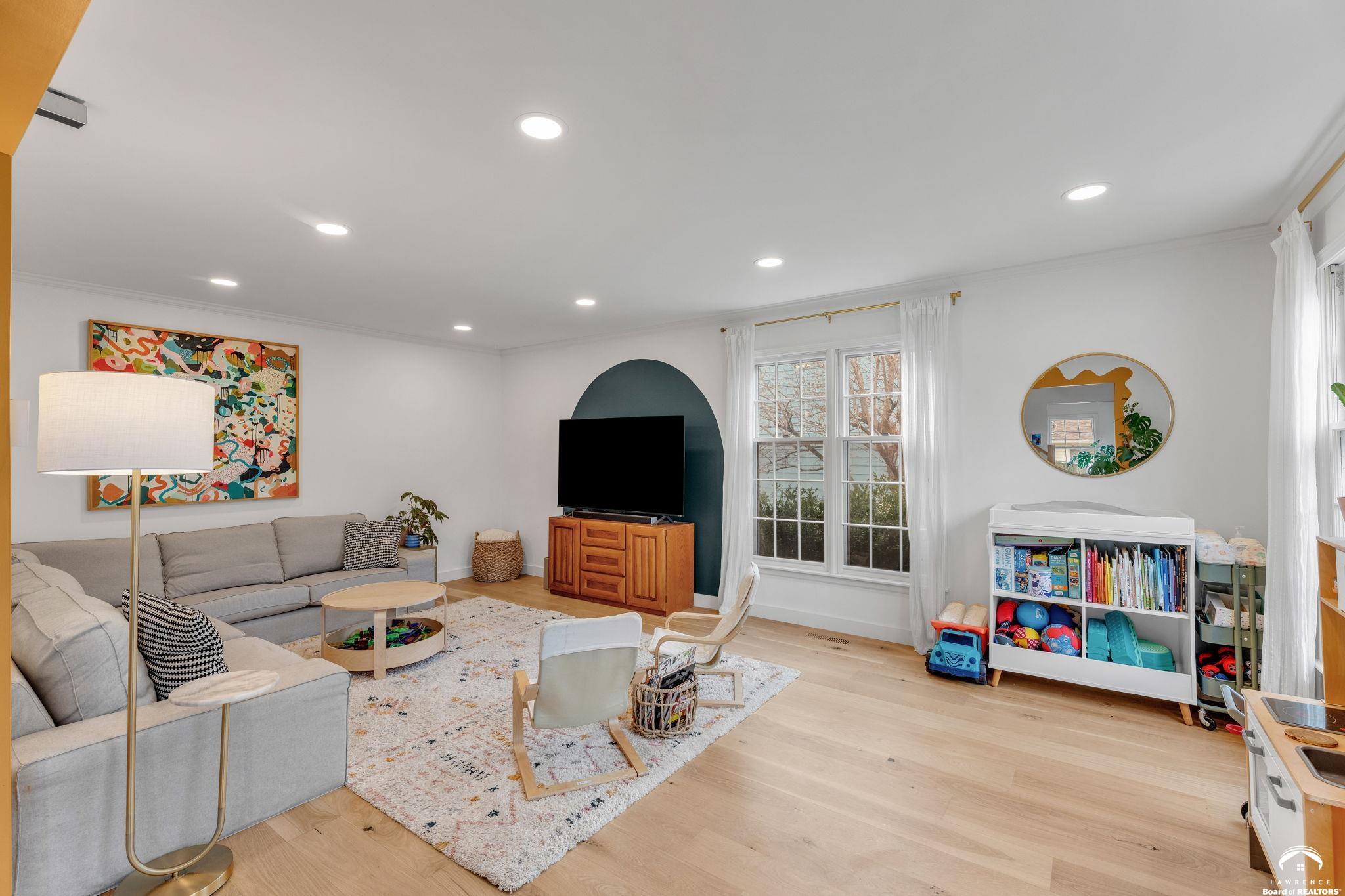 1304 Lawrence Avenue Lawrence, KS 66049 - Photo 9 of 62