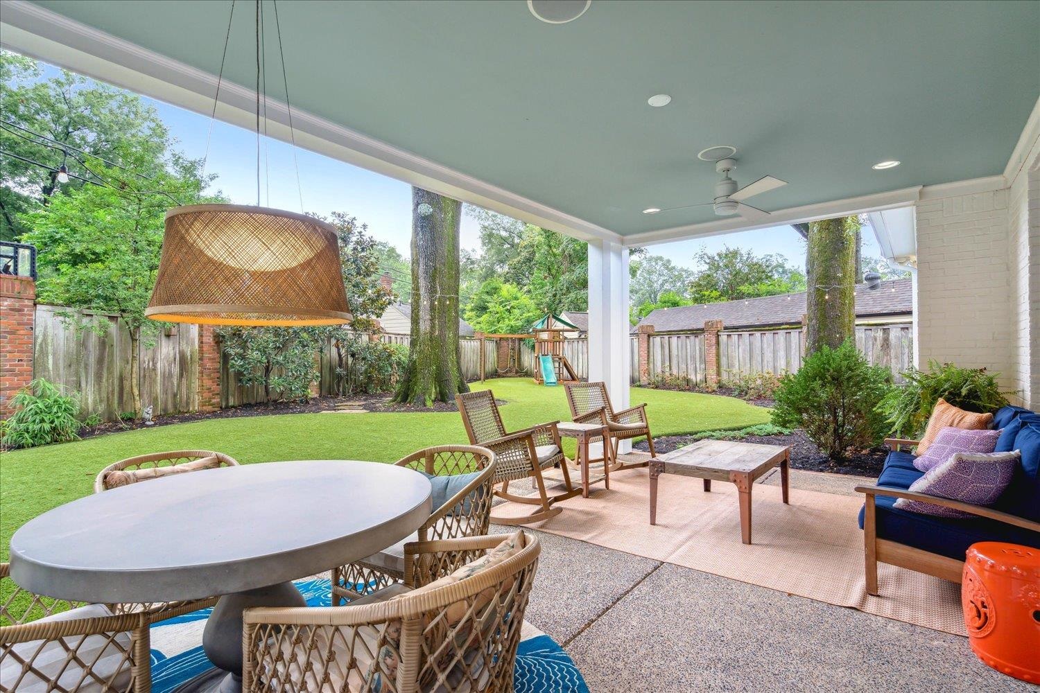 279 Ridgefield Road Memphis, TN 38111 - Photo 21 of 23 a patio with table and chairs