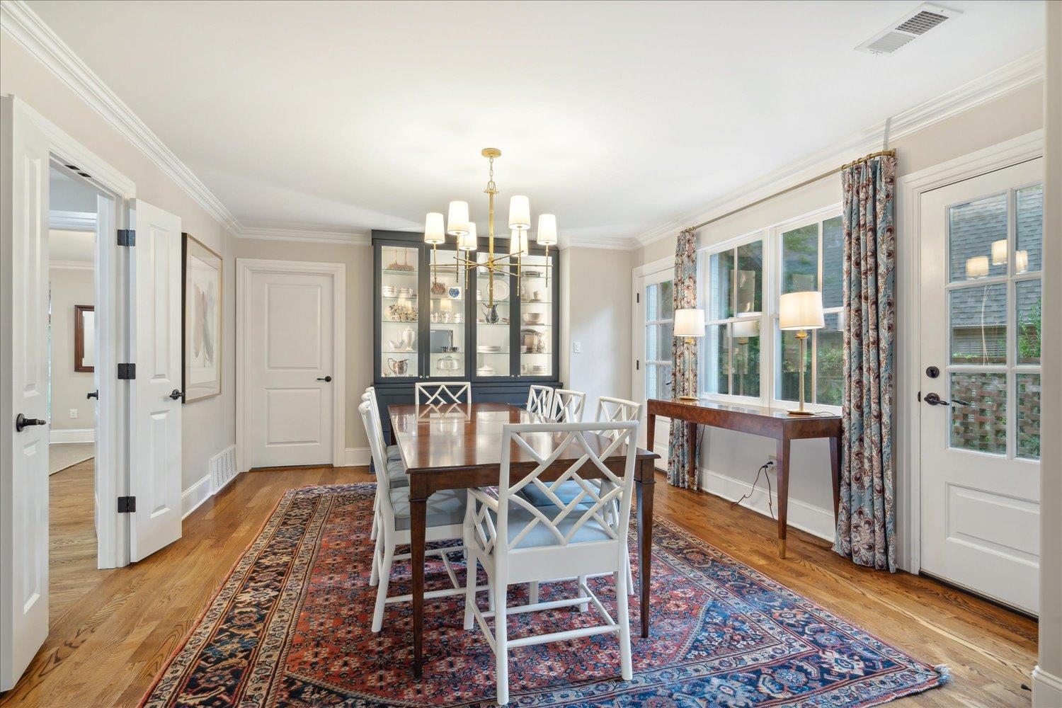 279 Ridgefield Road Memphis, TN 38111 - Photo 10 of 23 a view of a livingroom with furniture and window