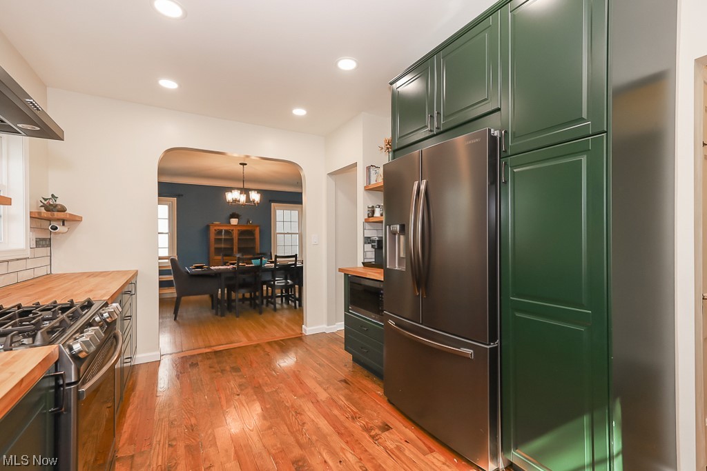 3790 Hillbrook Road Cleveland, OH 44118 - Photo 10 of 35 Kitchen 2