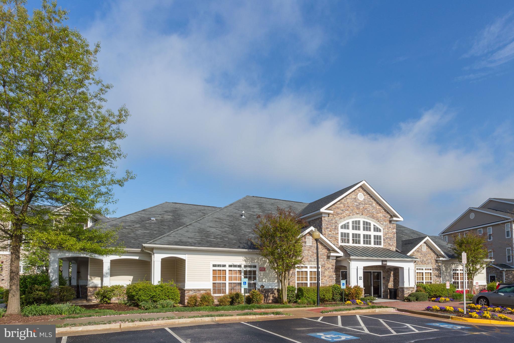 503 Sunset View Terrace Southeast, Unit 407 Leesburg, VA 20175 - Photo 29 of 35 a view of a city street from a building