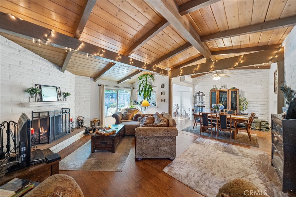 4706 Vía Tala Fallbrook, CA 92028 - Photo 12 of 73 Great room