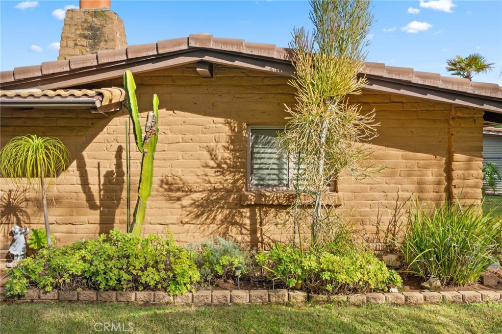 4706 Vía Tala Fallbrook, CA 92028 - Photo 38 of 73 Back of house facing the yard.