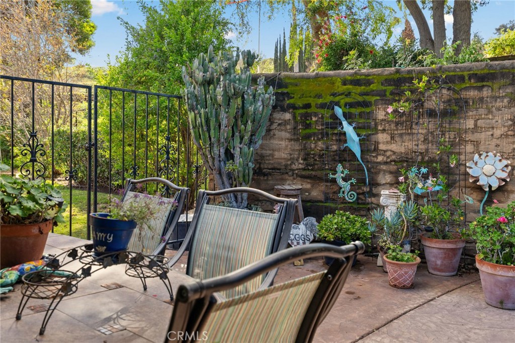 4706 Vía Tala Fallbrook, CA 92028 - Photo 40 of 73 Rear private patio fenced