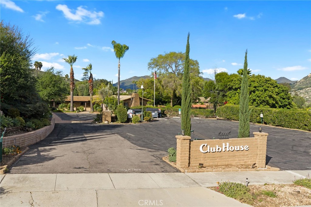 4706 Vía Tala Fallbrook, CA 92028 - Photo 48 of 73 Club house is located behind this home and is a very short walk