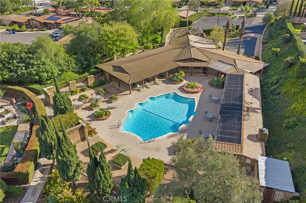 4706 Vía Tala Fallbrook, CA 92028 - Photo 55 of 73 Pool and Clubhouse
