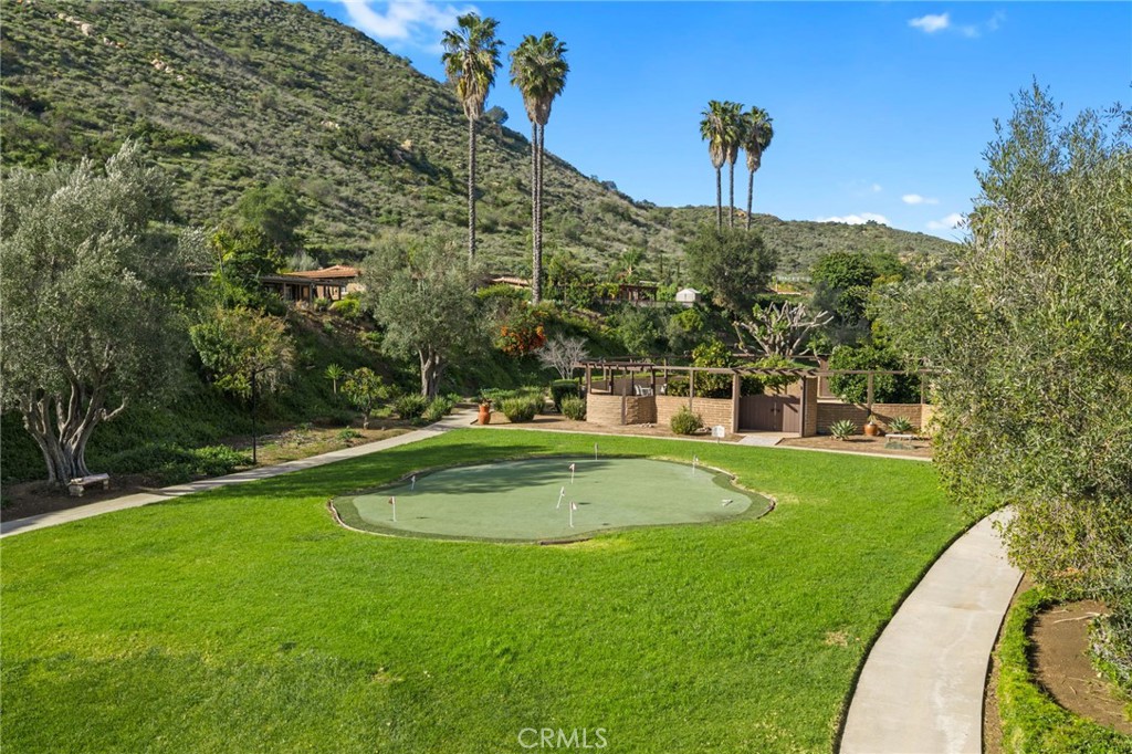 4706 Vía Tala Fallbrook, CA 92028 - Photo 68 of 73 Club house putting green