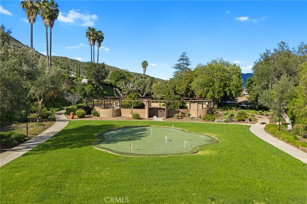 4706 Vía Tala Fallbrook, CA 92028 - Photo 69 of 73 Club house putting green
