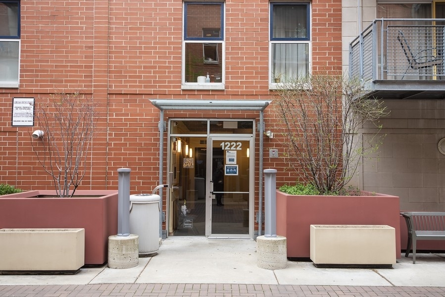 1222 Chicago Avenue, Unit 602 Evanston, IL 60202 - Photo 1 of 17