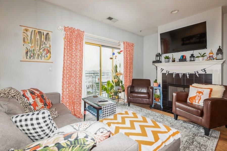1222 Chicago Avenue, Unit 602 Evanston, IL 60202 - Photo 2 of 17