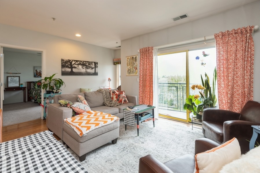 1222 Chicago Avenue, Unit 602 Evanston, IL 60202 - Photo 4 of 17