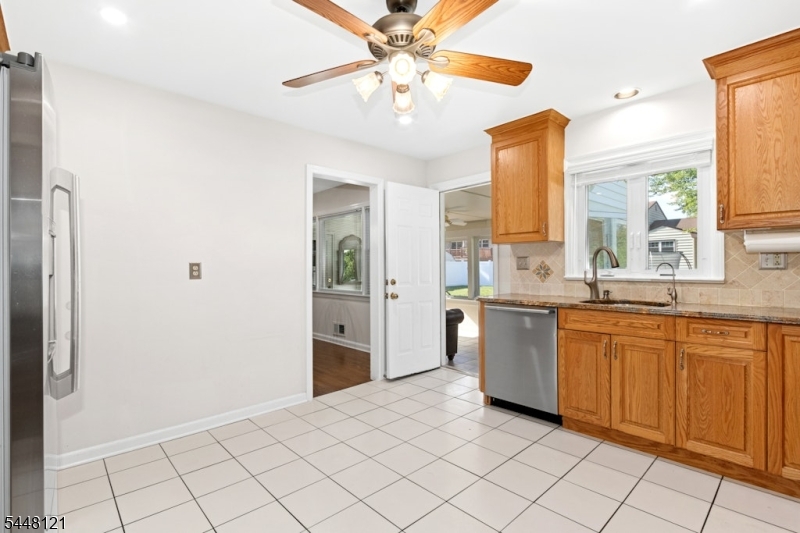 217 Robin Hood Road Mountainside, NJ 07092 - Photo 13 of 33