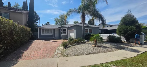 $3,850 | 17606 Bessemer Street, Encino, CA 91316
