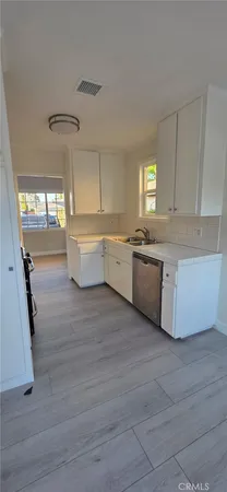 $3,850 | 17606 Bessemer Street, Encino, CA 91316