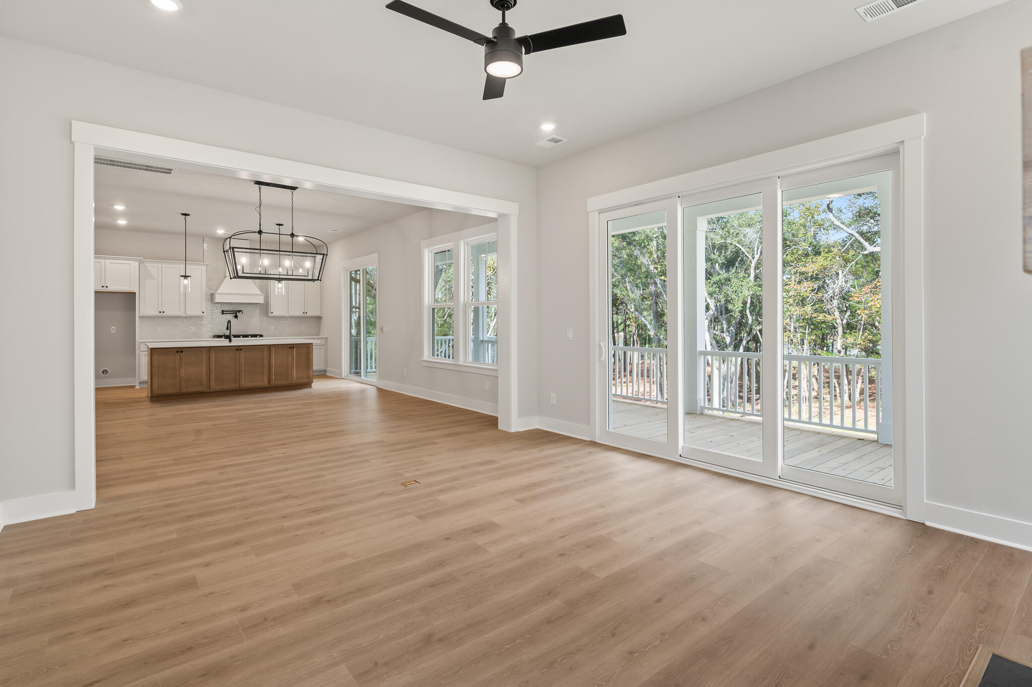 6518 Beagle Club Road Meggett, SC 29449 - Photo 14 of 35 Living Room