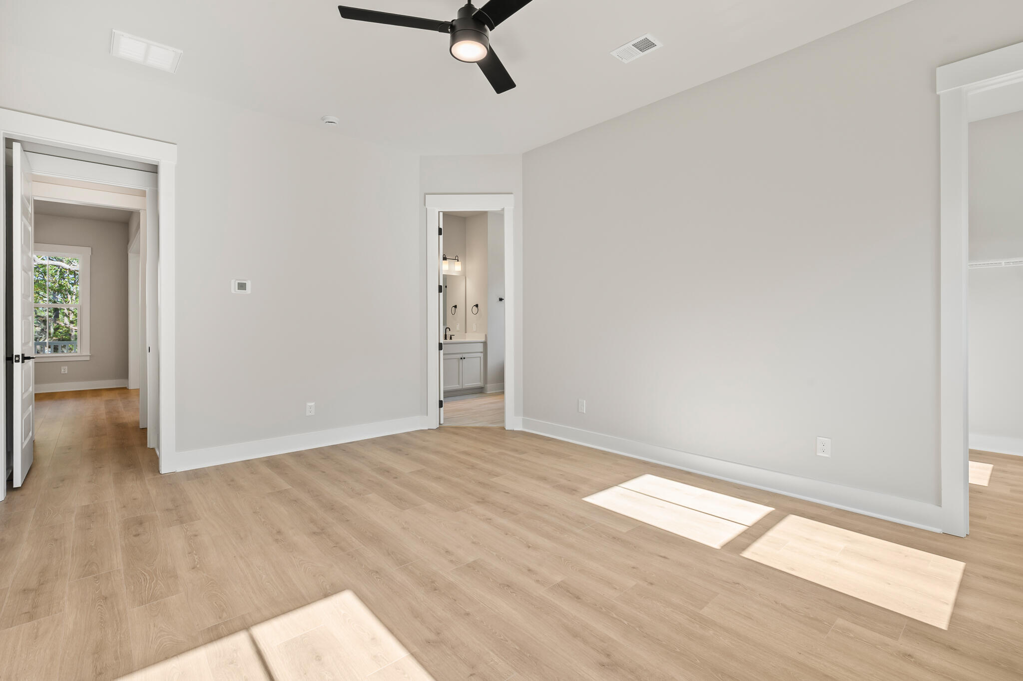 6518 Beagle Club Road Meggett, SC 29449 - Photo 20 of 35 Primary Suite
