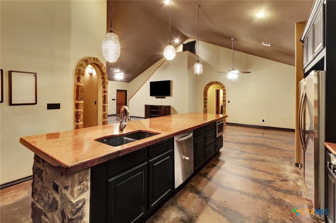 402 Sunset Drive Edna, TX 77957 - Photo 11 of 48