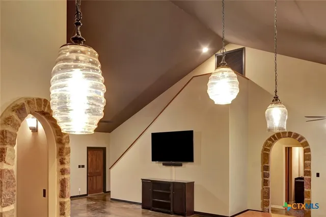 $525,000 | 402 Sunset Drive, Edna, TX 77957