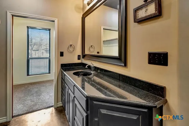 $525,000 | 402 Sunset Drive, Edna, TX 77957