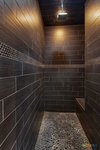 $525,000 | 402 Sunset Drive, Edna, TX 77957