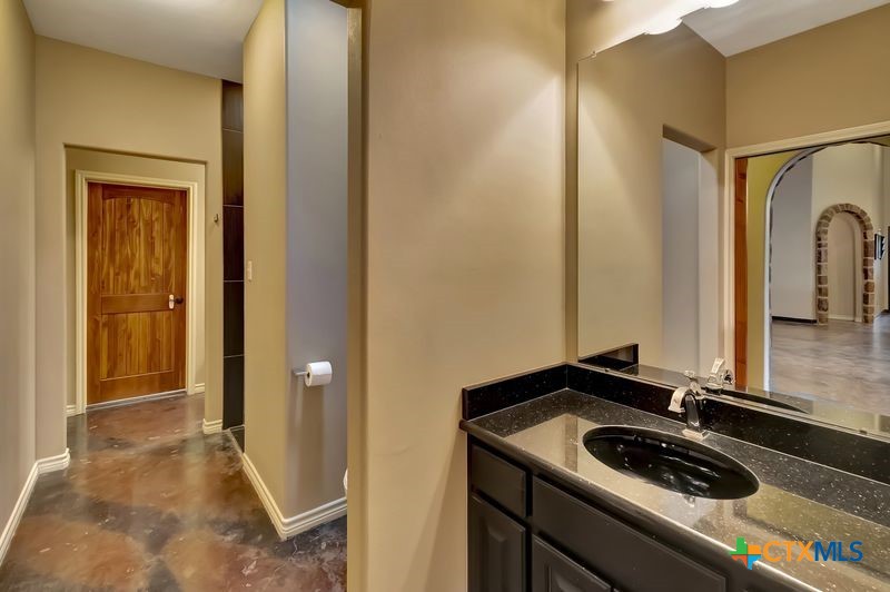 402 Sunset Drive Edna, TX 77957 - Photo 33 of 48