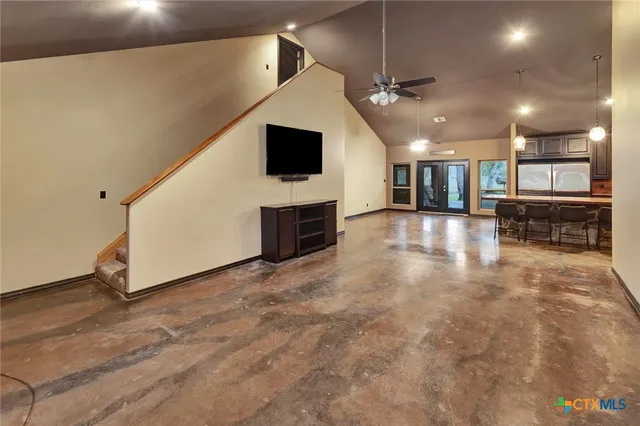 $525,000 | 402 Sunset Drive, Edna, TX 77957