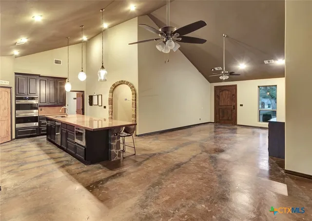 $525,000 | 402 Sunset Drive, Edna, TX 77957