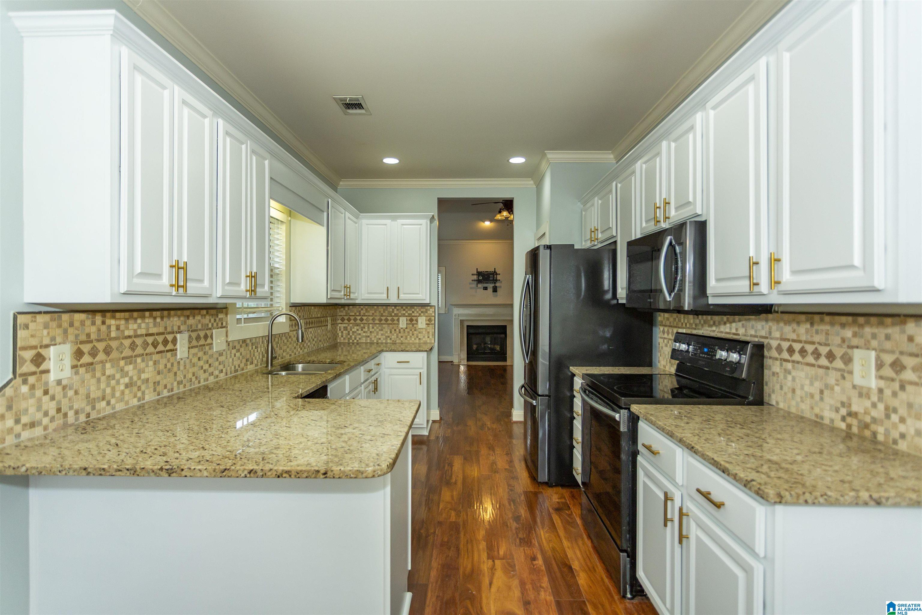 1120 Weybridge Way Pelham, AL 35124 - Photo 8 of 56