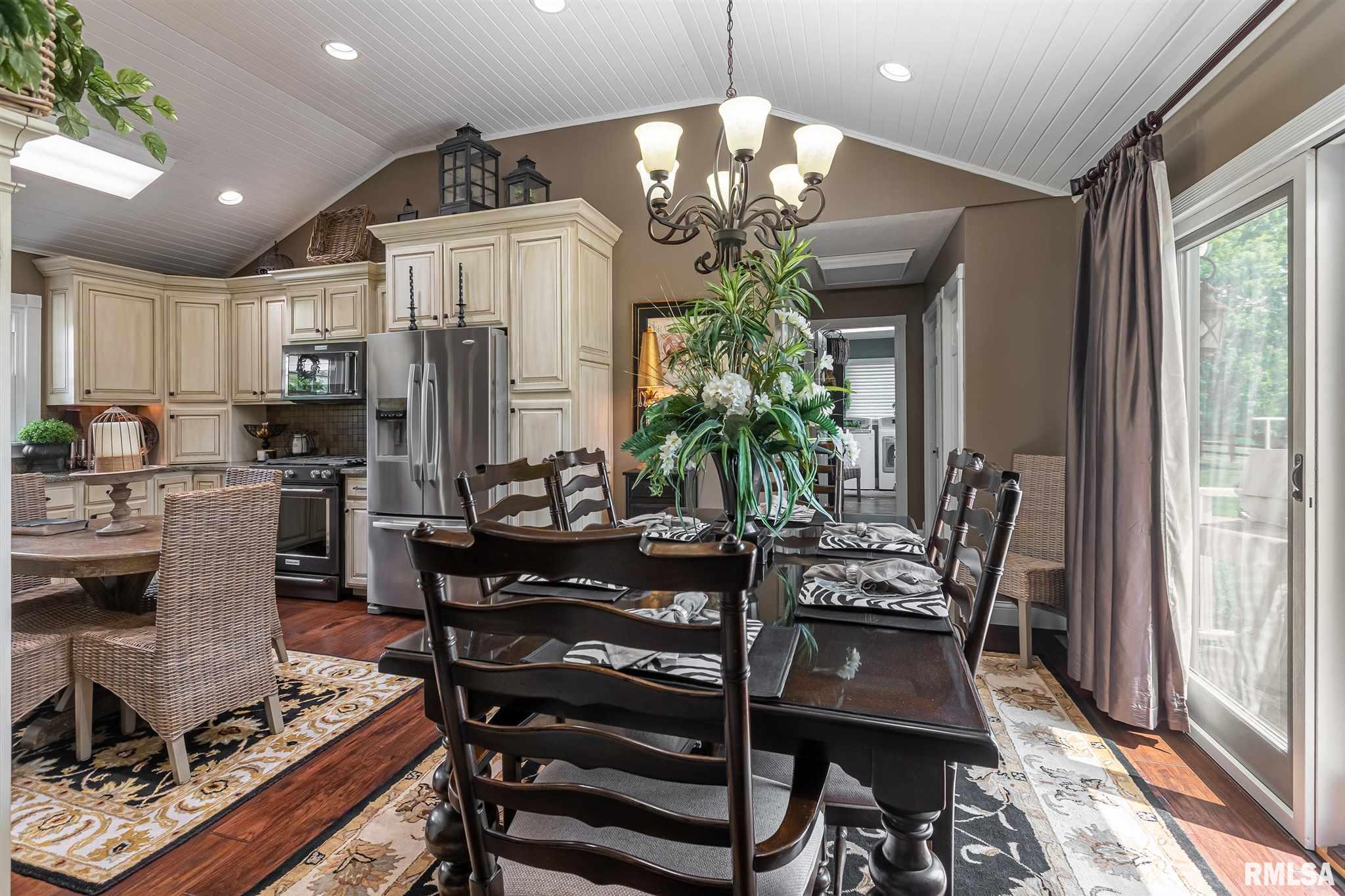 8817 Stonefort Road Creal Springs, IL 62922 - Photo 14 of 48